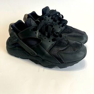 Nike Women's 6‎ Youth 4.5 Air Huarache Run Triple Black Casual Sneakers EU 36.5